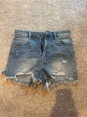 Frayed Hem Distressed Denim Shorts - Light Blue